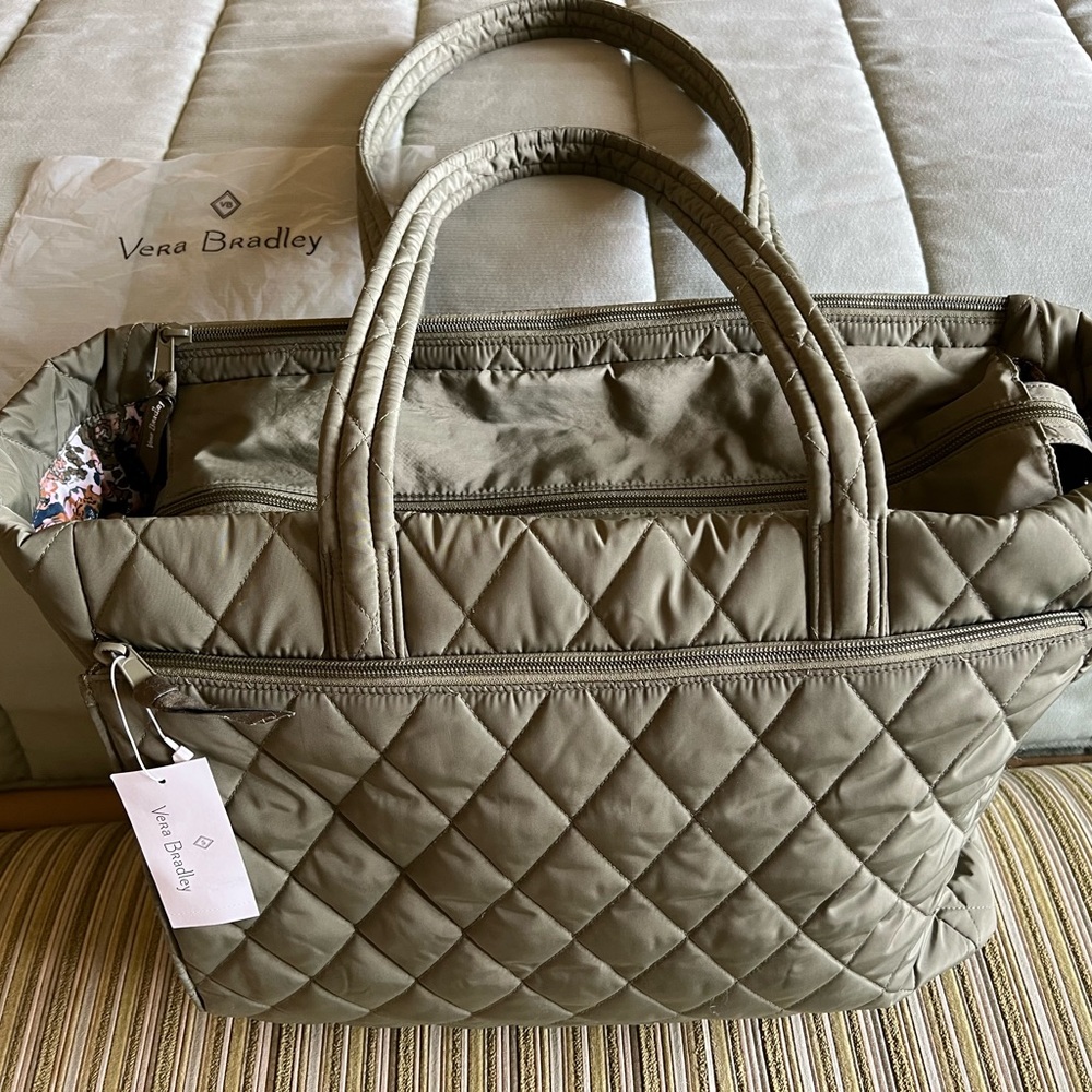 Vera Bradley NWT Ultralight Travel Tote XL